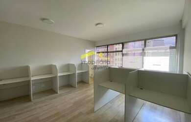 Imagem: O depósito possui 350m² de Área e está localizado em Centro