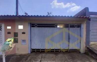 Imagem: A casa possui 2 Dormitórios, 1 Banheiro, 2 Vagas na garagem