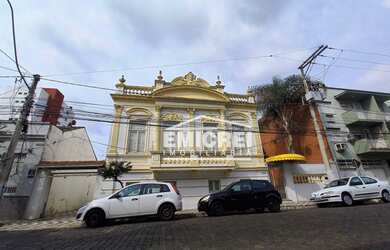 Imagem: O depósito possui 5 Vagas na garagem, 563m² de Área e está