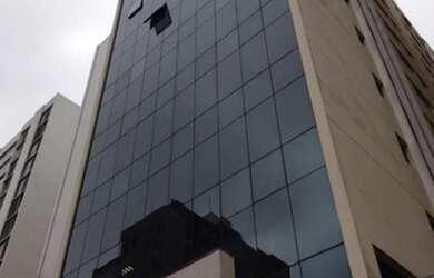 Imagem: O depósito possui 4 Vagas na garagem, 122m² de Área e Imóvel