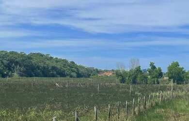 Imagem: O terreno possui 1.950m² de Área e está localizado em Village