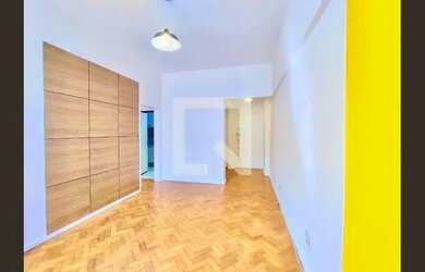 Imagem: O apartamento possui 1 Dormitório, 1 Banheiro, 44m² de Área