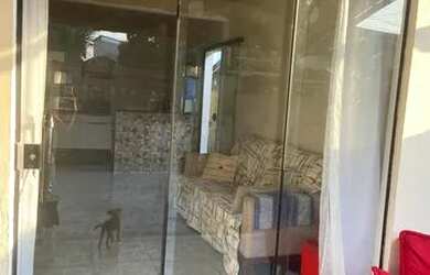 Imagem: A casa em condomínio possui 3 Dormitórios, 2 Banheiros, 1