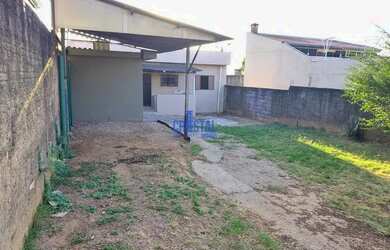 Imagem: A casa possui 1 Dormitório, 1 Banheiro, 4 Vagas na garagem