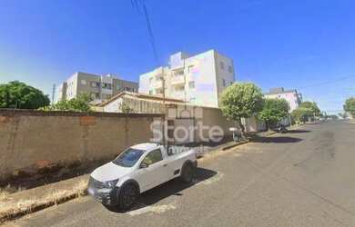 Imagem: O terreno possui 360m² de Área e está localizado em Santa