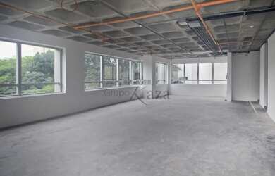 Imagem: O depósito possui 3 Vagas na garagem e 116m² de Área e está