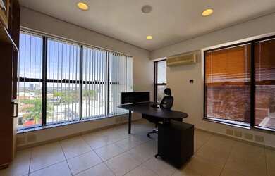 Imagem: O depósito possui 1 Vaga na garagem, 56m² de Área e está