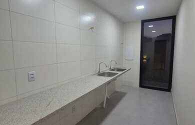 Imagem 10: Excelente casa com piscina localizada no bairro Papagaio