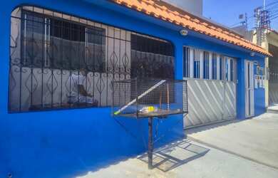 Imagem 2: Alugamos Casa no Parque 10, com 2 quartos sendo 1 suítes - Via Pública