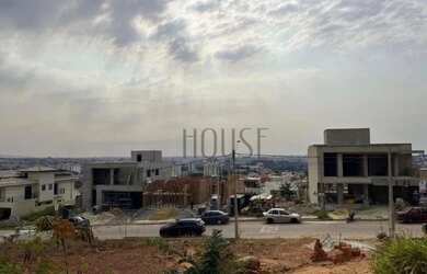 Imagem: O terreno possui 452m² de Área, Imóvel novo e está localizado