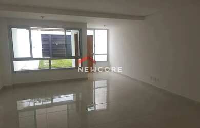 Imagem: A casa possui 3 Dormitórios, 2 Banheiros, 3 Vagas na garagem