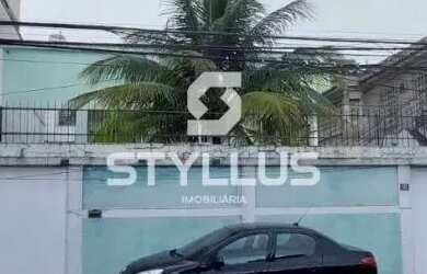 Imagem: A casa possui 4 Dormitórios, 5 Banheiros, 2 Vagas na garagem