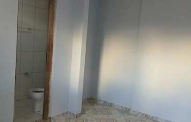 Imagem 9: C515 - Casa com três dormitórios sendo um suíte. Garagem para três carros ou mais...