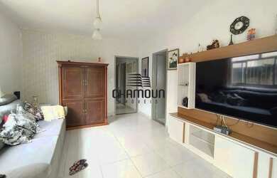 Imagem: A casa possui 3 Dormitórios, 2 Banheiros, 3 Vagas na garagem