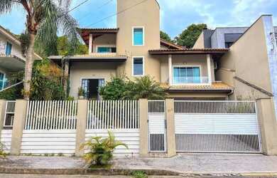 Imagem 1: Casa à Venda em Jaraguá do Sul com 3 quartos sendo 1 suíte Bairro Amizade