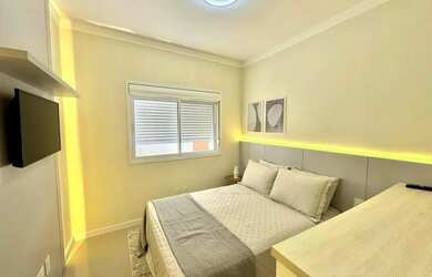 Imagem 14: 3 dormitórios mobiliado e decorado com sacada de frente na Zona Nova...