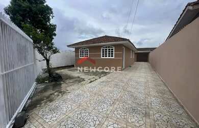 Imagem: A casa possui 3 Dormitórios, 3 Banheiros, 5 Vagas na garagem