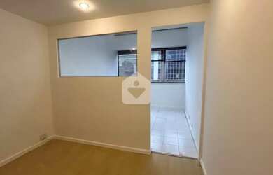 Imagem: O depósito possui 1 Vaga na garagem, 30m² de Área e está