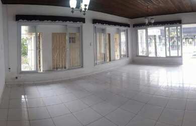 Imagem 8: CASA SEMIMOBILIADA PARA ALUGAR NO BAIRRO AZAMBUJA EM BRUSQUE