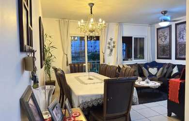 Imagem: O apartamento possui 3 Dormitórios, 2 Banheiros, 1 Vaga na