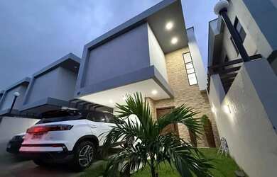 Imagem: A casa em condomínio possui 4 Dormitórios, 4 Banheiros, 2