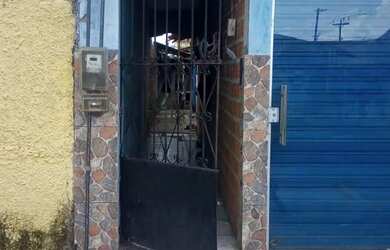 Imagem: A casa possui 1 Dormitório, 1 Banheiro e está localizado