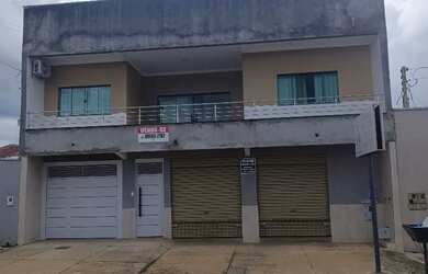 Imagem: A casa possui 3 Dormitórios, 3 Banheiros, 2 Vagas na garagem