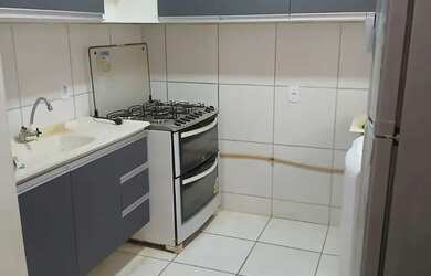 Imagem: O apartamento possui 2 Dormitórios, 1 Banheiro, 1 Vaga na garagem