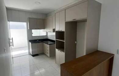 Imagem: A casa em condomínio possui 2 Dormitórios, 2 Banheiros, 2