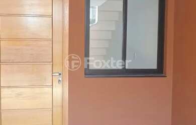 Imagem: A casa possui 3 Dormitórios, 3 Banheiros, 2 Vagas na garagem