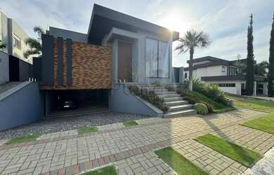 Imagem: A casa em condomínio possui 3 Dormitórios, 5 Banheiros, 5