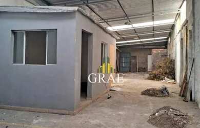 Imagem: O depósito possui 2 Vagas na garagem e 168m² de Área e está