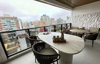 Imagem: O apartamento possui 3 Dormitórios, 4 Banheiros, 2 Vagas na