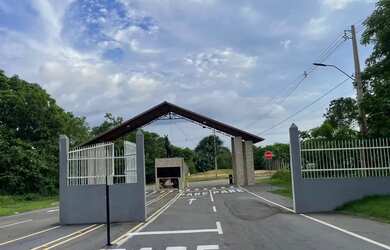 Imagem: O terreno possui 600m² de Área e está localizado em Centro