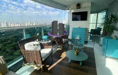 Imagem: O apartamento possui 4 Dormitórios, 5 Banheiros, 5 Vagas na