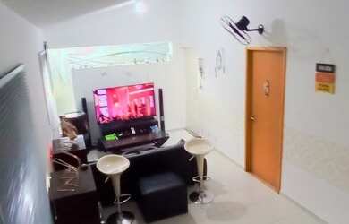 Imagem: A casa em condomínio possui 3 Dormitórios, 2 Banheiros, 2