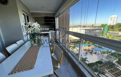 Imagem: O apartamento possui 3 Dormitórios, 2 Banheiros, 3 Vagas na