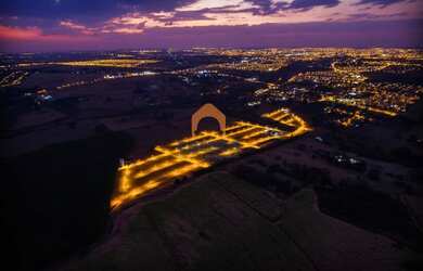 Imagem: O terreno possui 360m² de Área e está localizado em Centro