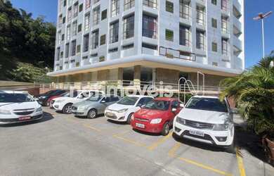 Imagem: O depósito possui 5 Vagas na garagem e 426m² de Área e está