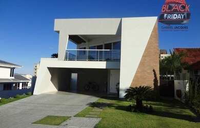 Imagem: A casa em condomínio possui 3 Dormitórios, 4 Banheiros, 2