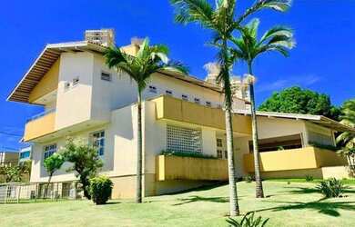 Imagem: A casa em condomínio possui 5 Dormitórios, 5 Banheiros, 5