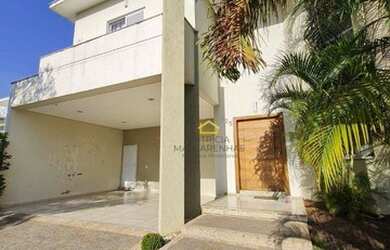 Imagem: A casa em condomínio possui 4 Dormitórios, 5 Banheiros, 4