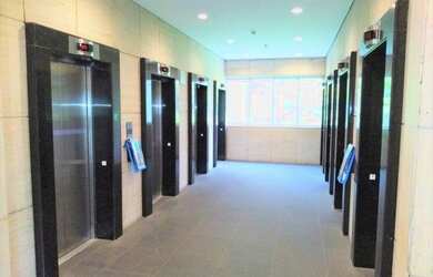 Imagem: O depósito possui 5 Vagas na garagem, 505m² de Área e está