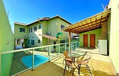 Imagem: A casa possui 3 Dormitórios, 4 Banheiros, 2 Vagas na garagem