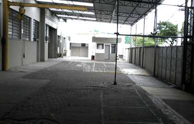 Imagem: O depósito possui 5400m² de Área e está localizado em Água