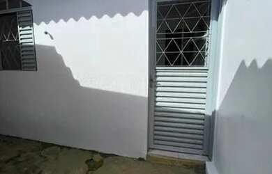 Imagem: A casa possui 2 Dormitórios, 1 Banheiro, 30m² de Área e