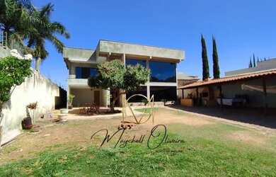 Imagem: A casa em condomínio possui 5 Dormitórios, 5 Banheiros, 5