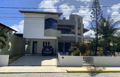Imagem: A casa em condomínio possui 5 Dormitórios, 4 Banheiros, 4