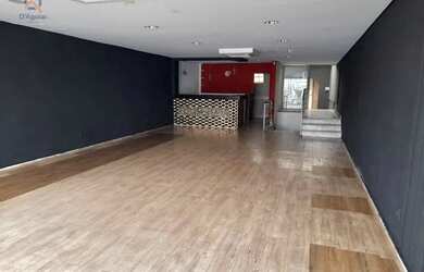 Imagem: O depósito possui 2 Vagas na garagem, 360m² de Área e está