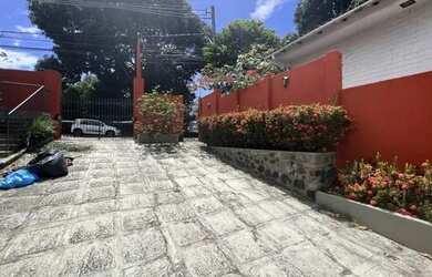 Imagem: A casa em condomínio possui 5 Dormitórios, 5 Banheiros, 5